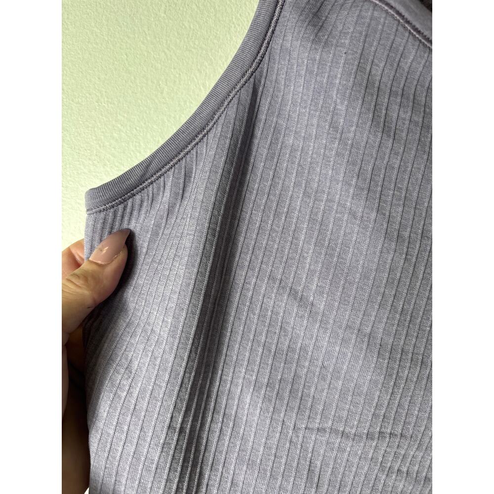 Lululemon Purple Fitted Yoga Top Sz S - Picture 2 of 3